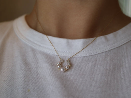 Gradient Sized Baby Akoya Pearl Diamond Horseshoe Shaped Pendant Necklace 18K Gold - KOKOPEARLJEWELRY - 1