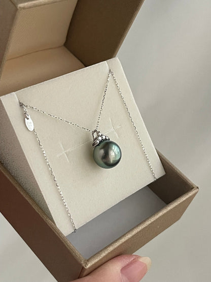 10mm Tahitian Pearl Crown Diamond Pendant Necklace 18K White Gold