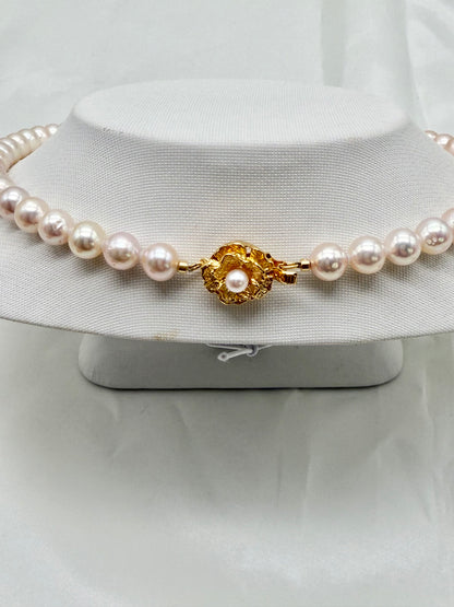 Only One Available | 희귀한 복숭아빛 핑크 7.5mm 아코야 진주 목걸이 골든 플라워 클라스프