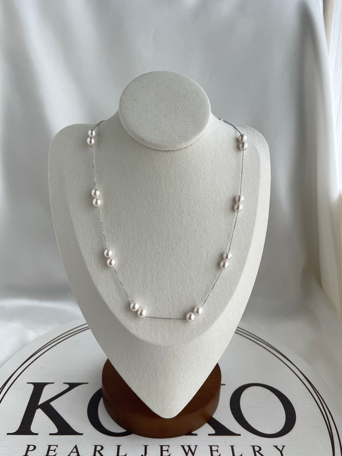Movable 6.5mm Akoya Pearl Station Necklace | 18K White Gold | Handmade in Japan