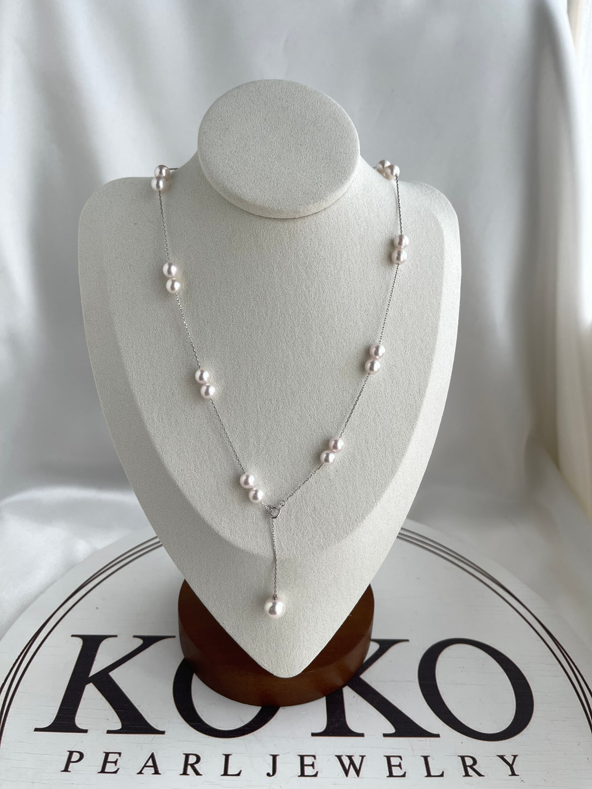 Movable 6.5mm Akoya Pearl Station Necklace | 18K White Gold | Handmade in Japan