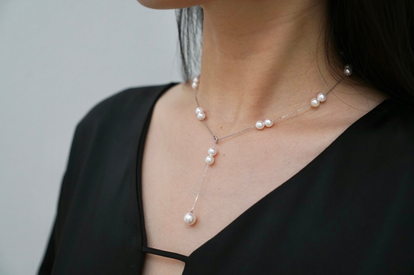 Movable 6.5mm Akoya Pearl Station Necklace | 18K White Gold | Handmade in Japan