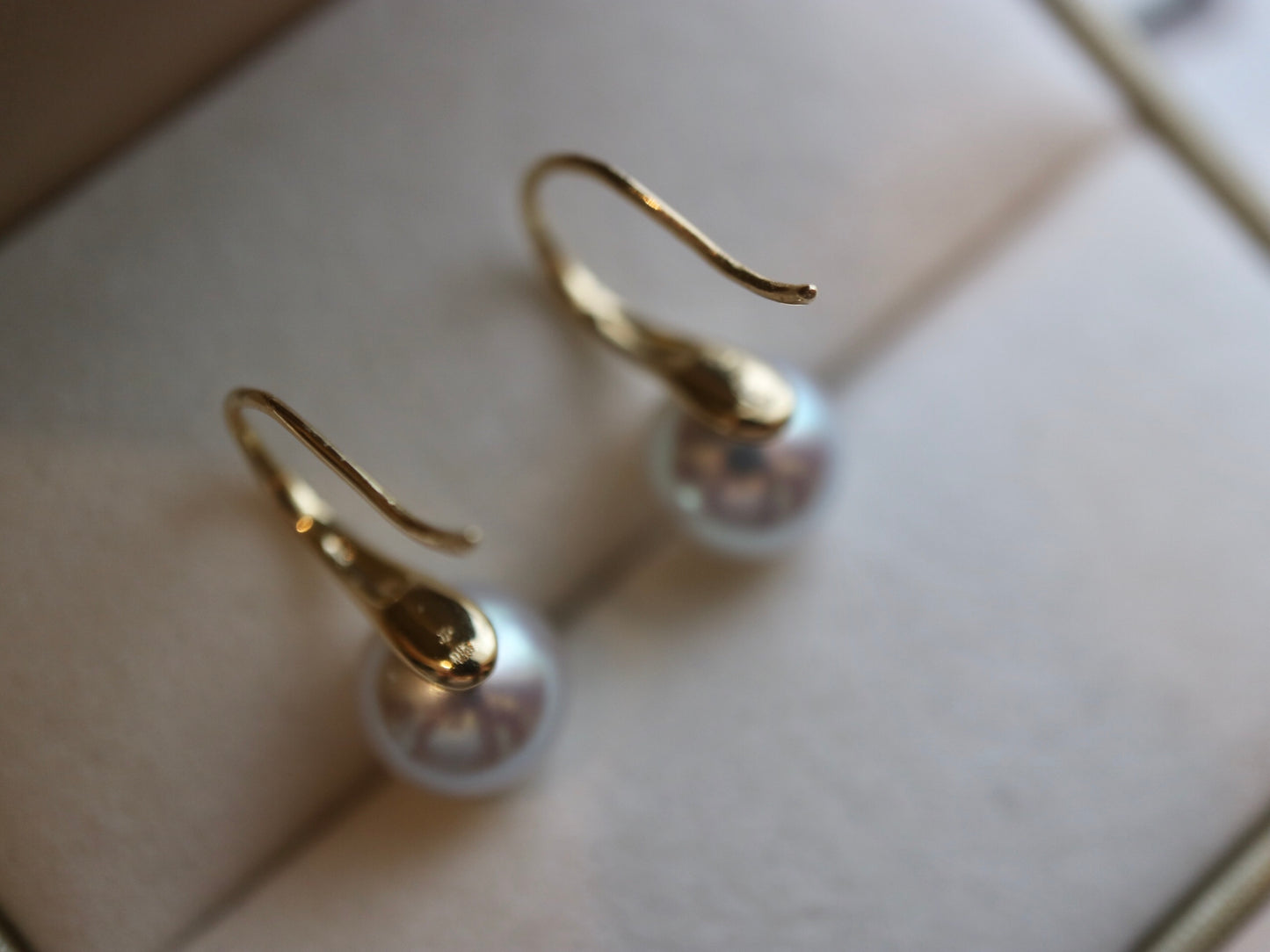 7mm 天然シルバー ブルー アコヤ パール ドロップ フック イヤリング 18K イエロー ゴールド