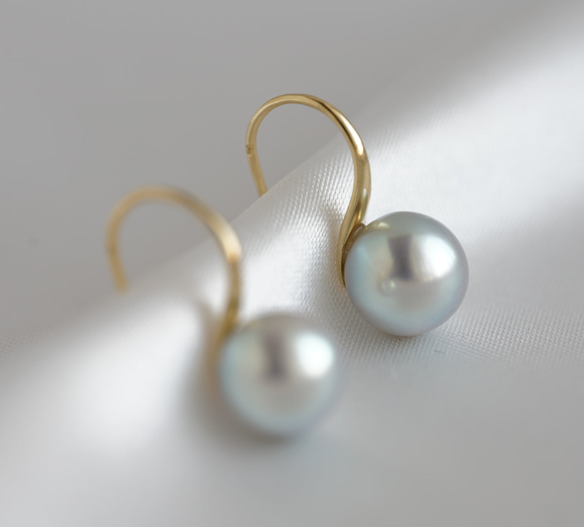 7.0mm Natural Silver Blue Akoya Pearl Drop Hook Earrings 18K Yellow Gold