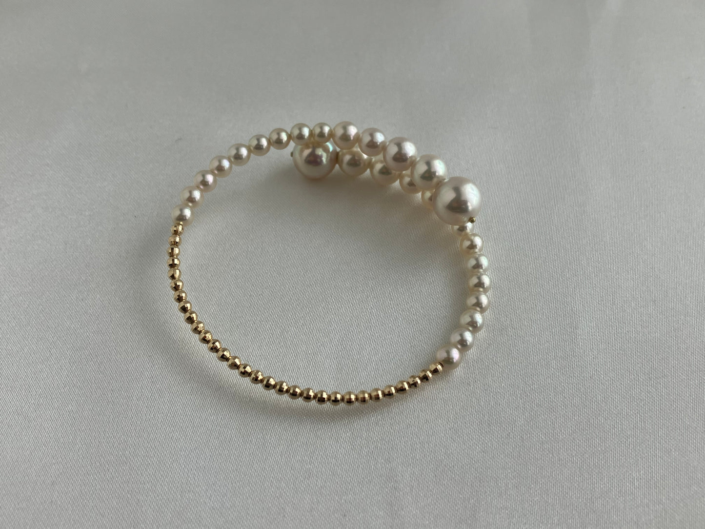 Gradient Size Akoya Pearl 10K/18K Gold Beads Flexible Memory Wire Bangle