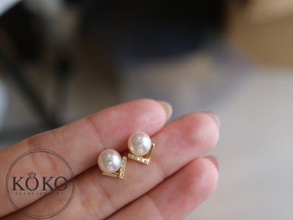 7mm Akoya Pearl V Shaped Diamond Earrings 18K Yellow Gold - KOKOPEARLJEWELRY - 5