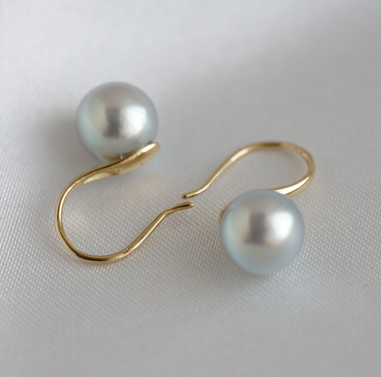 7mm 天然シルバー ブルー アコヤ パール ドロップ フック イヤリング 18K イエロー ゴールド