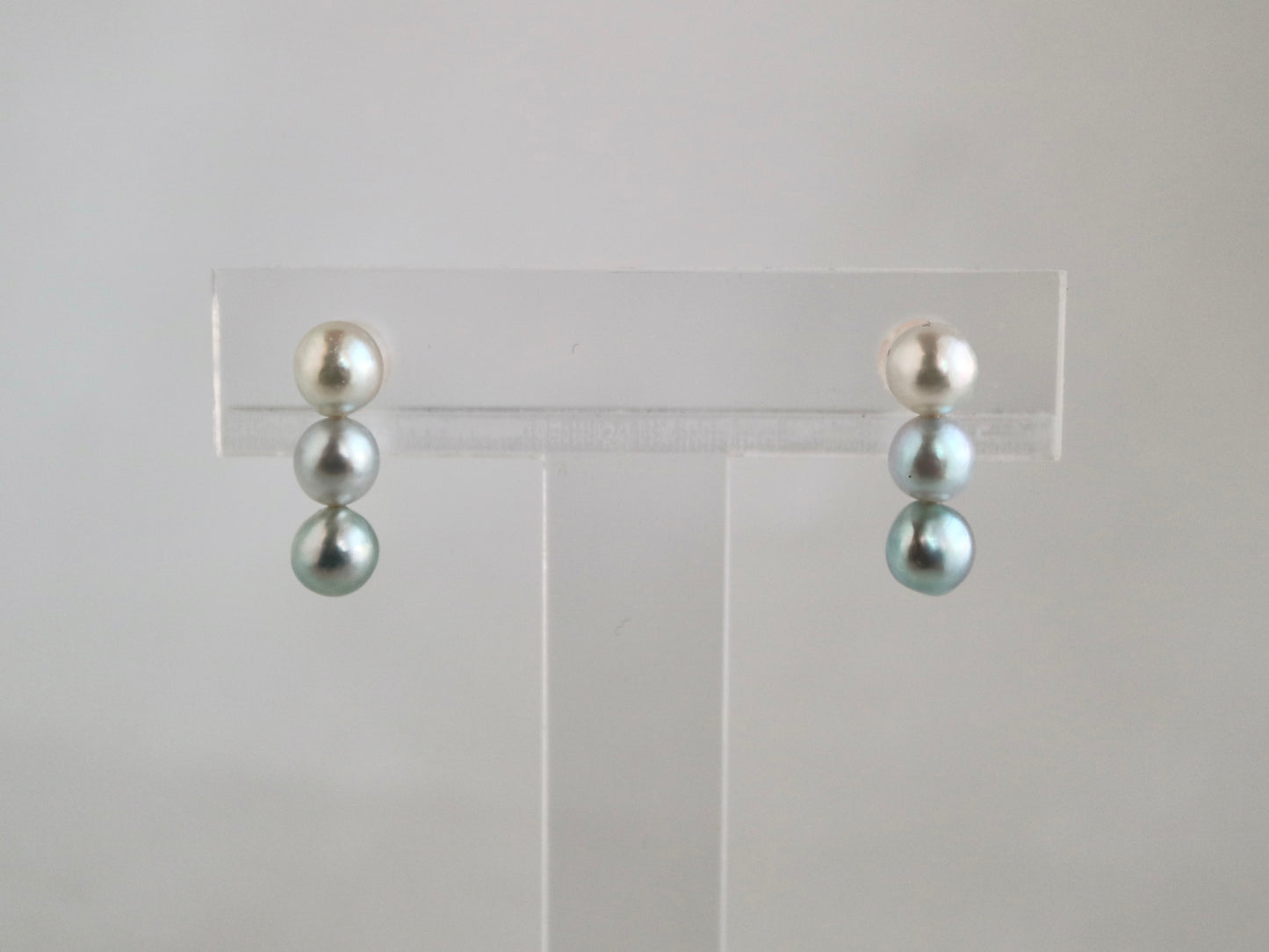 Natural Silver Blue 5mm Akoya Pearl Bar Earrings 18K Yellow Gold