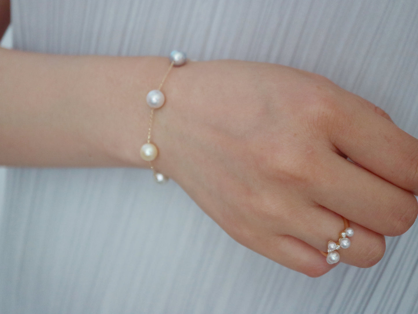 Rainbow Color 7.5mm Akoya Pearl Station Bracelet 18K Gold