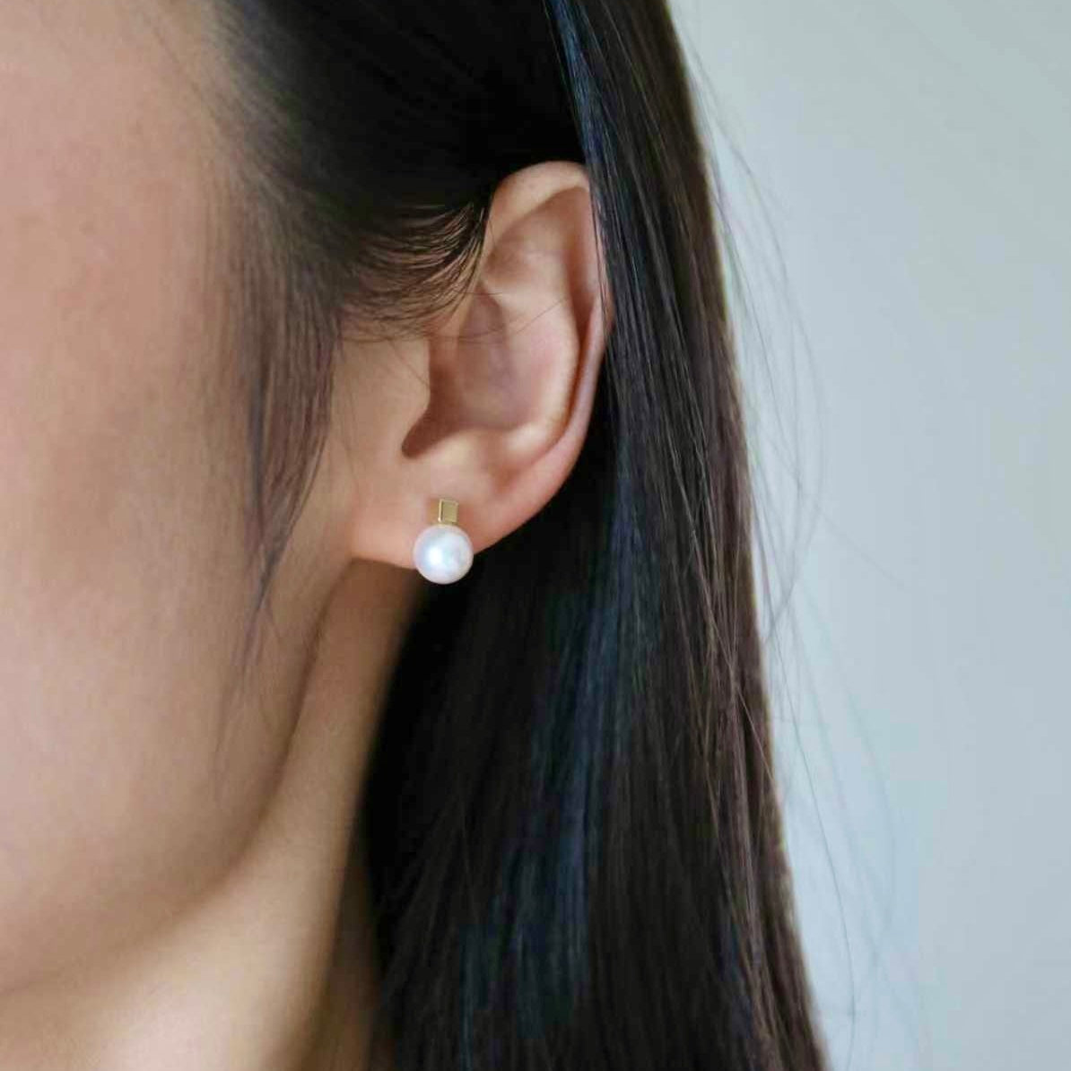 7.5mm Akoya Pearl Square Design Stud Earrings 18K Yellow Gold