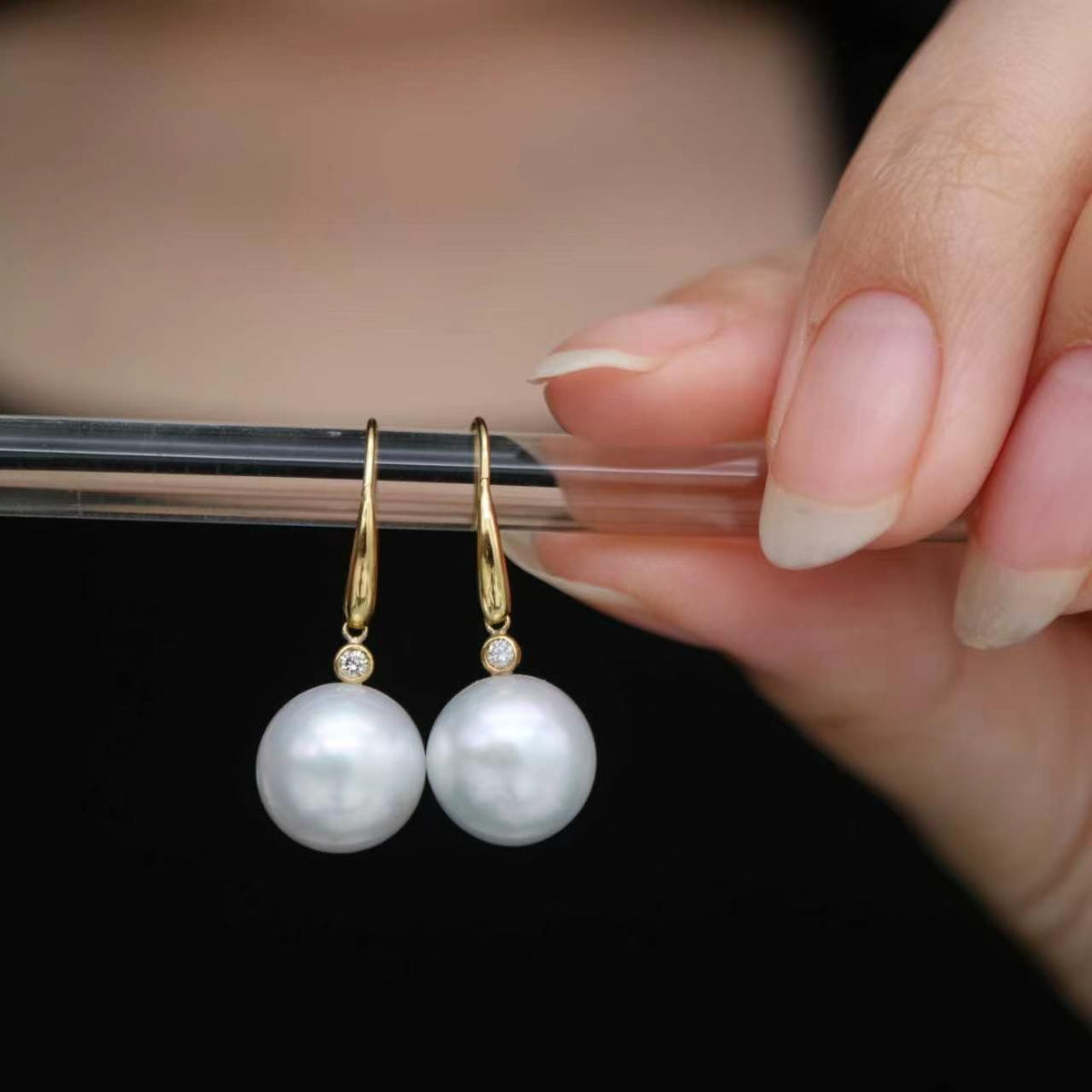 10mm White South Sea Pearl Diamond Hook Earrings K18YG