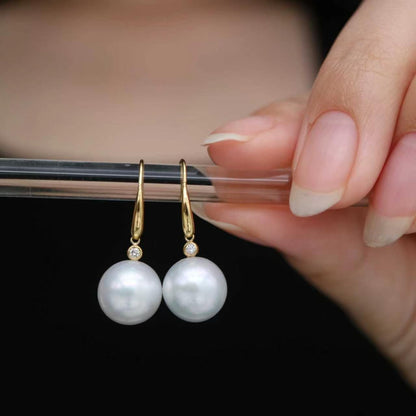 10mm White South Sea Pearl Diamond Hook Earrings K18YG
