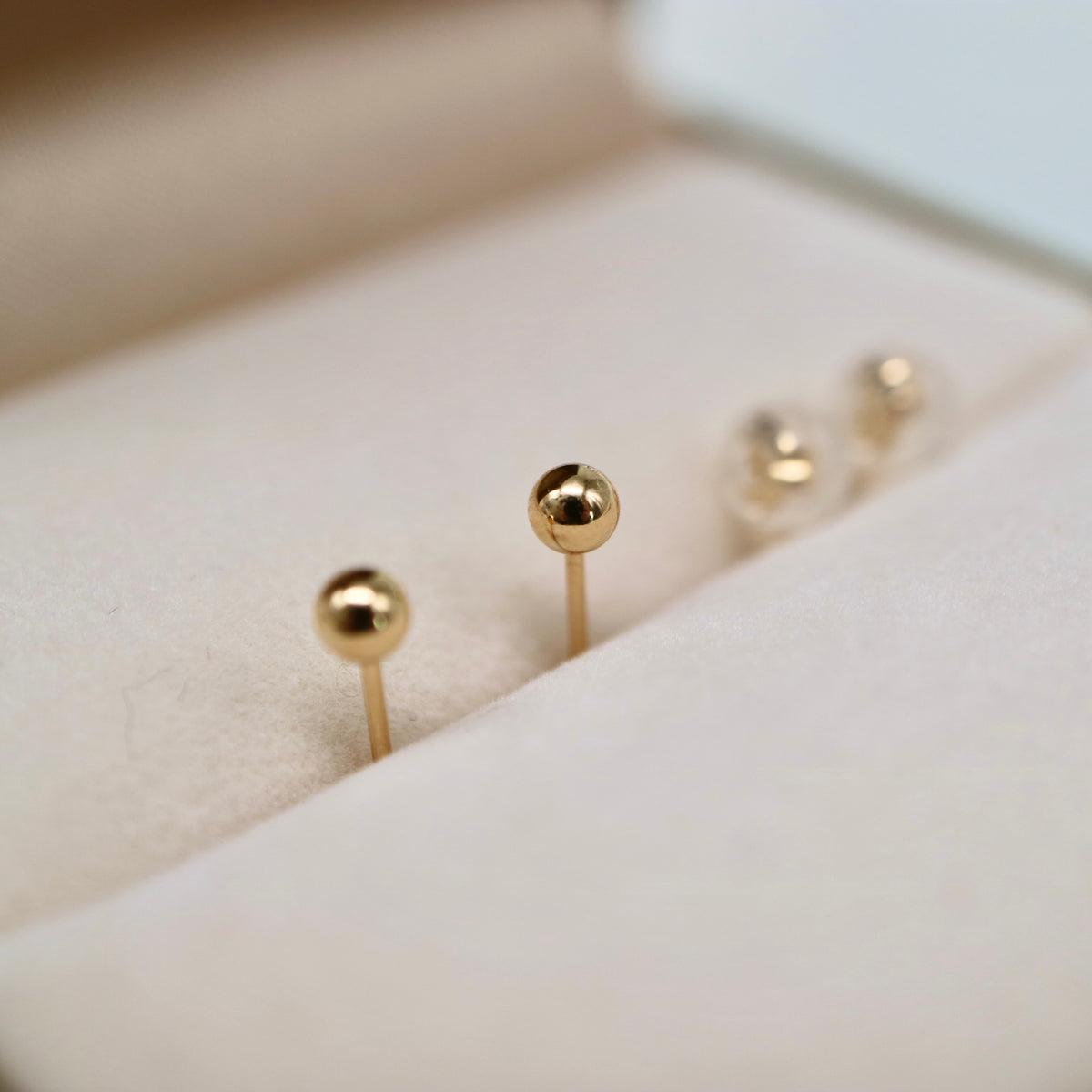 K18YG 3.0mm Small Ball Stud Earrings