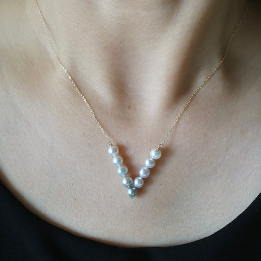Natural Color Gradient Akoya Pearl V-Shaped Necklace 10K / 18K Gold