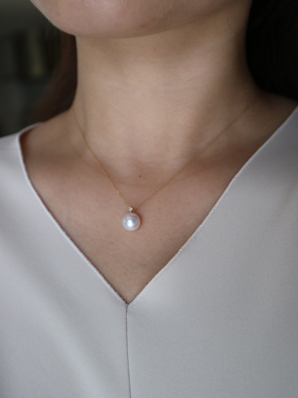 Rare Size 9.0mm Akoya Pearl 0.03ct Diamond Pendant Necklace 18K Yellow Gold