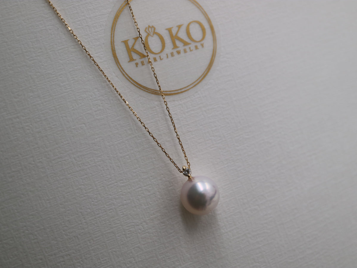 Rare Size 9.0mm Akoya Pearl 0.03ct Diamond Pendant Necklace 18K Yellow Gold