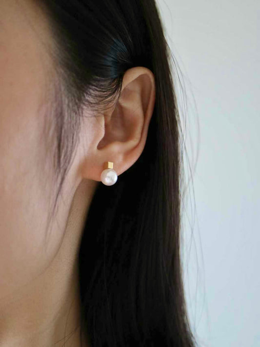 7.5mm Akoya Pearl Square Design Stud Earrings 18K Yellow Gold