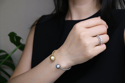 독특한 디자인 | 골든 사우스 씨 진주 & 타히티 진주 메모리 와이어 뱅글 18KYG & Pt900 비즈