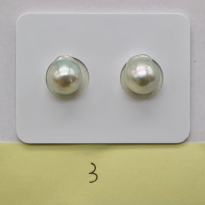 One of a Kind 7.5-8mm Natural Color Baroque Akoya Pearl Earring