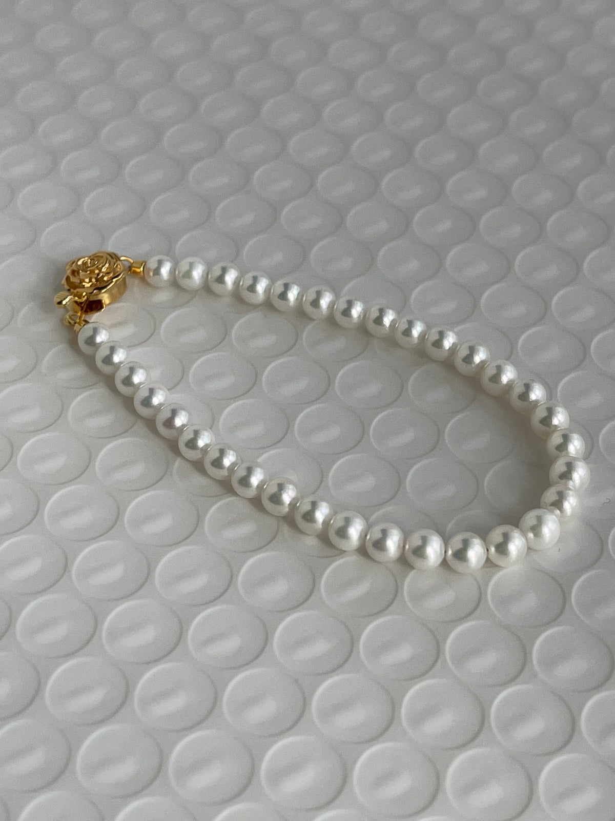 4.5mm Akoya 珍珠串珠手鍊 玫瑰造型扣環