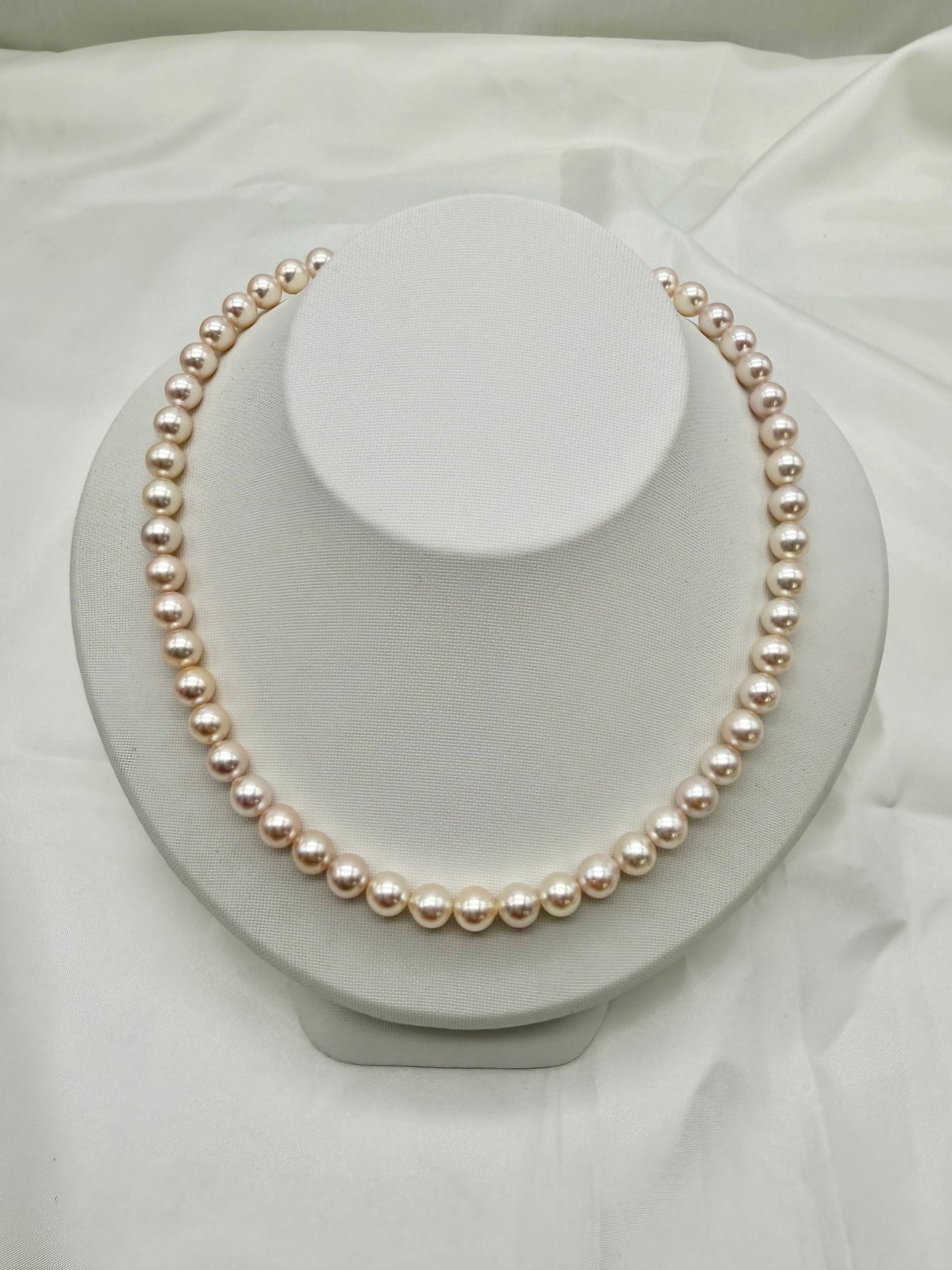 Only One Available | 희귀한 복숭아빛 핑크 7.5mm 아코야 진주 목걸이 골든 플라워 클라스프