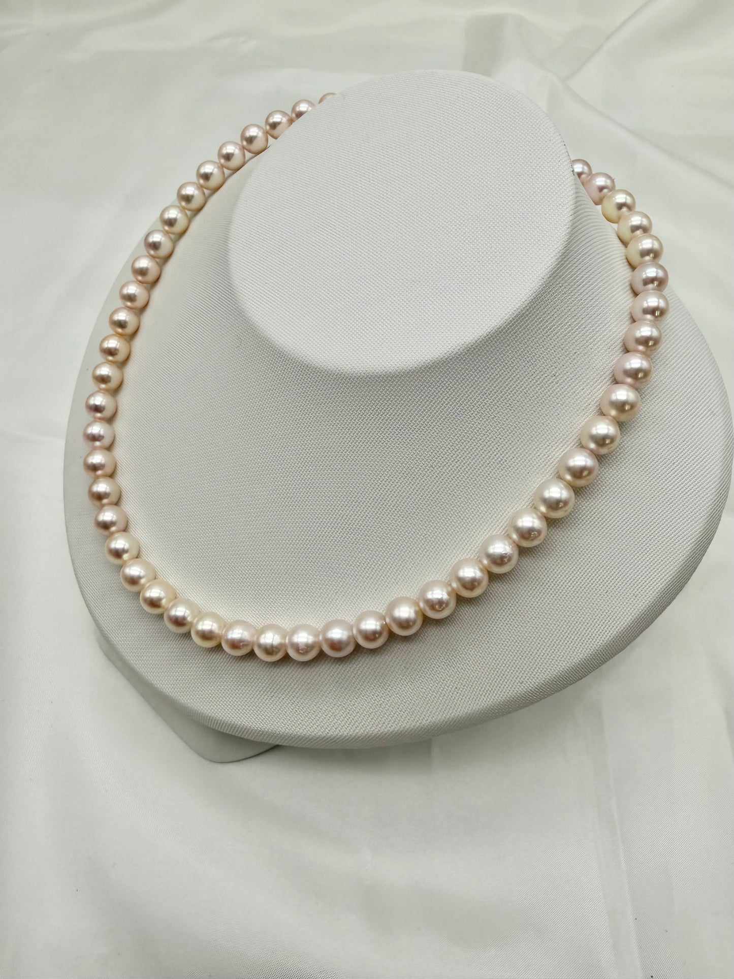 Only One Available | 희귀한 복숭아빛 핑크 7.5mm 아코야 진주 목걸이 골든 플라워 클라스프