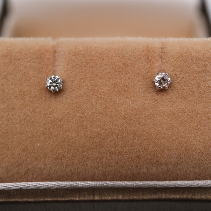 0.1ct Natural Diamond Stud Earrings Pt900