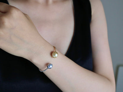 독특한 디자인 | 골든 사우스 씨 진주 & 타히티 진주 메모리 와이어 뱅글 18KYG & Pt900 비즈