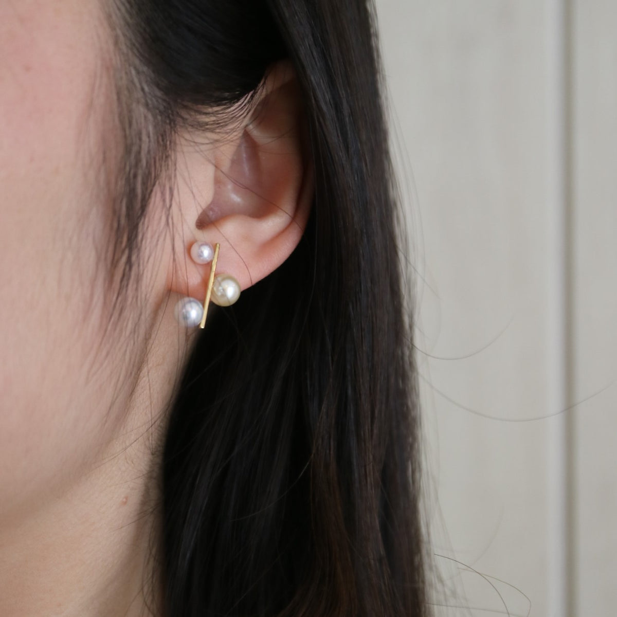 Three Color 4.5-7.0mm Akoya Pearl Bar Stud Earrings 18K Yellow Gold