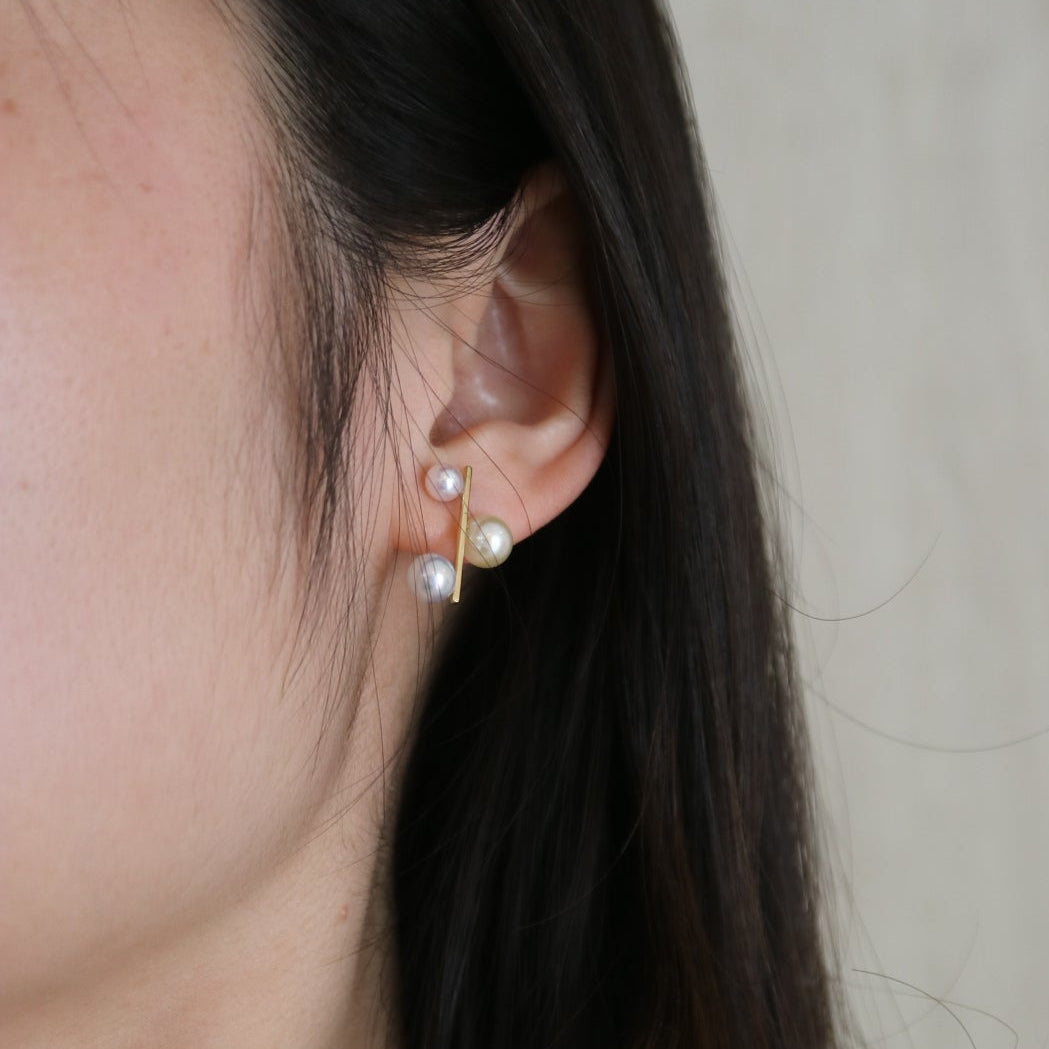 Three Color 4.5-7.0mm Akoya Pearl Bar Stud Earrings 18K Yellow Gold