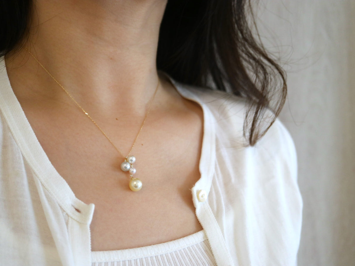 18K Gold Mixed-Color Akoya Pearl Pendant Necklace with White Diamond