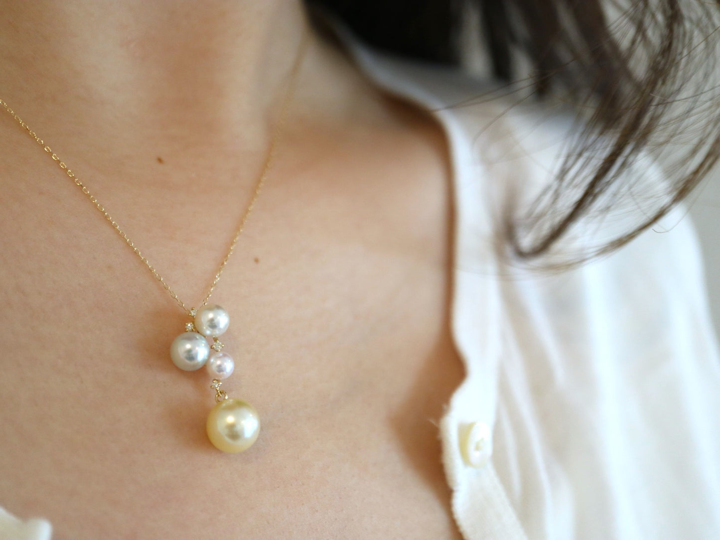 18K Gold Mixed-Color Akoya Pearl Pendant Necklace with White Diamond