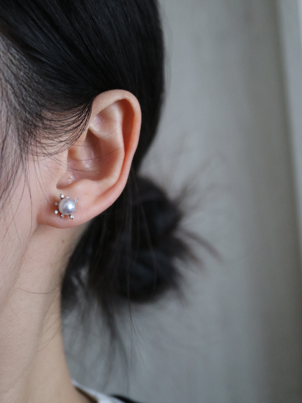 6.0mm Natural Silver Blue Akoya Pearl Firework Design Dimond Stud Earrings Platinum