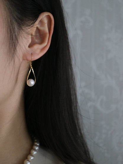7.5mm Akoya Pearl Teardrop Hook Earrings 18K Yellow Gold - KOKOPEARLJEWELRY - 2