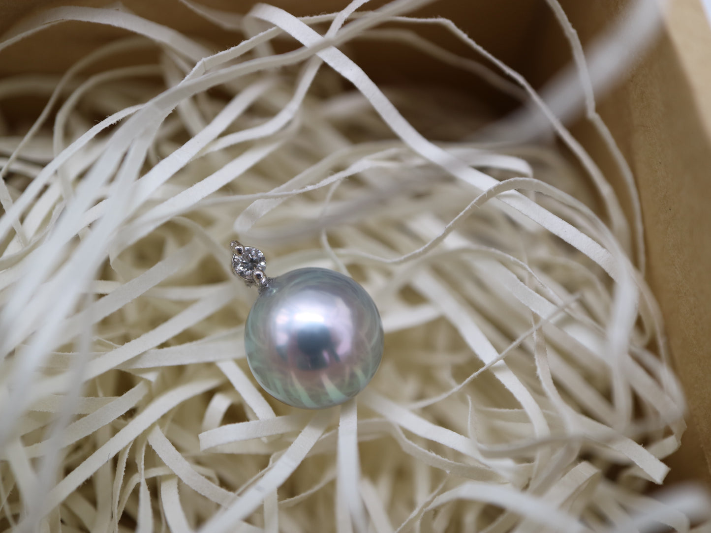 8.0mm Natural Silver Gray Akoya Pearl Diamond Pendant Necklace 18K White Gold