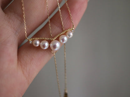 3-5.5mm Gradient Sized Akoya Pearl Diamond Bar Pendant Necklace 18K Yellow Gold