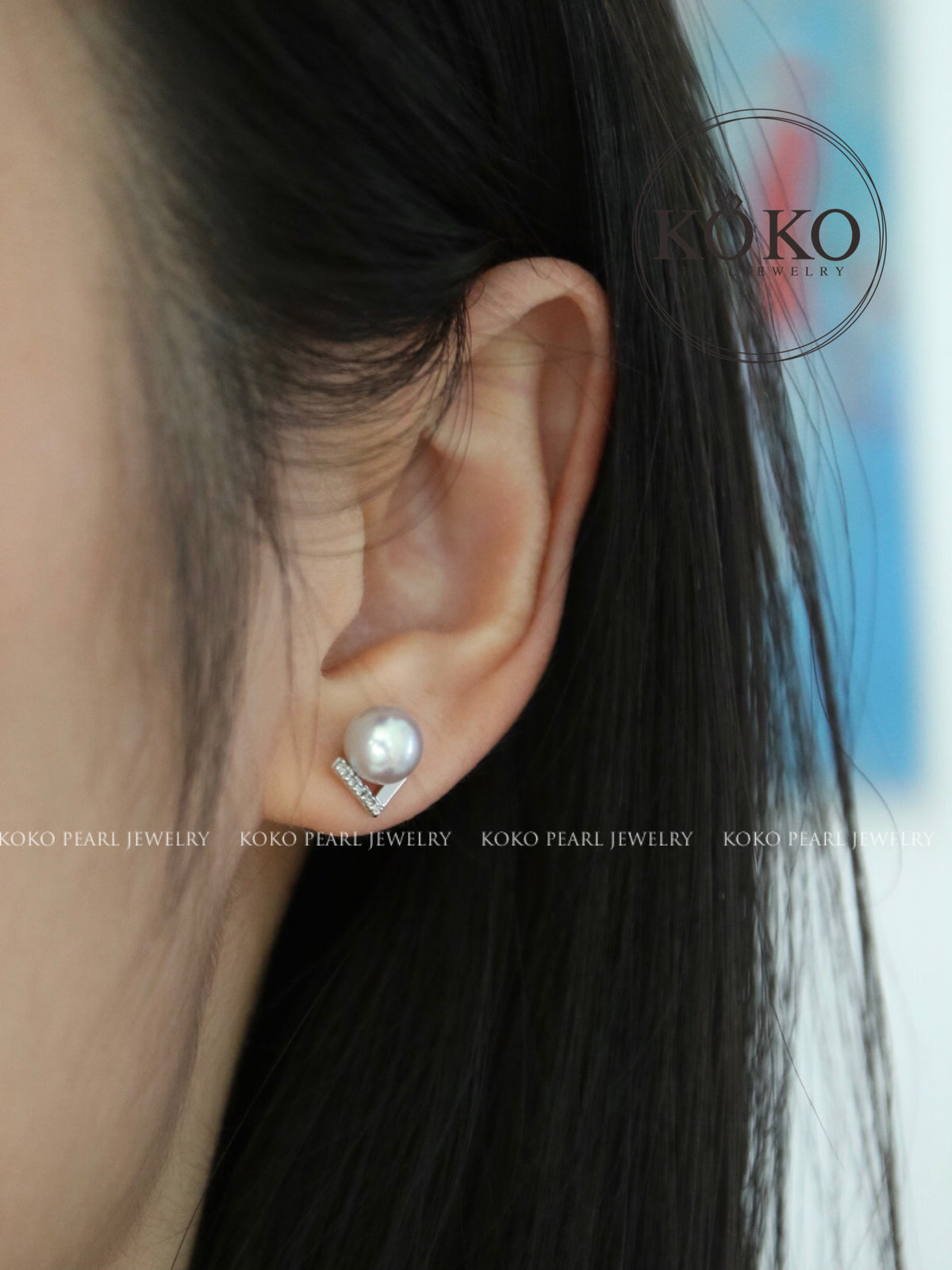 7.0mm Natural Silver Gray Akoya Pearl V Shaped Diamond Stud Earrings 18K White Gold