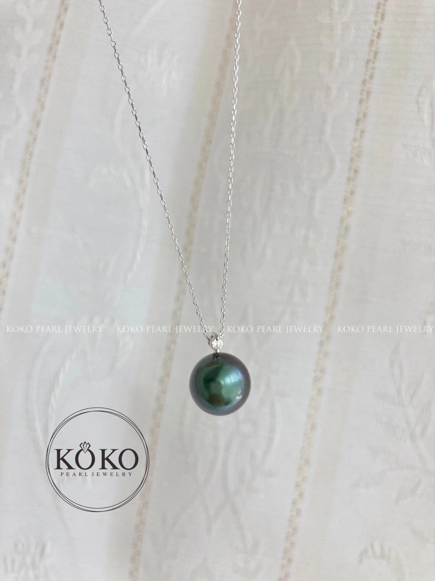 10mm 大溪地珍珠钻石吊坠项链 – 18K金