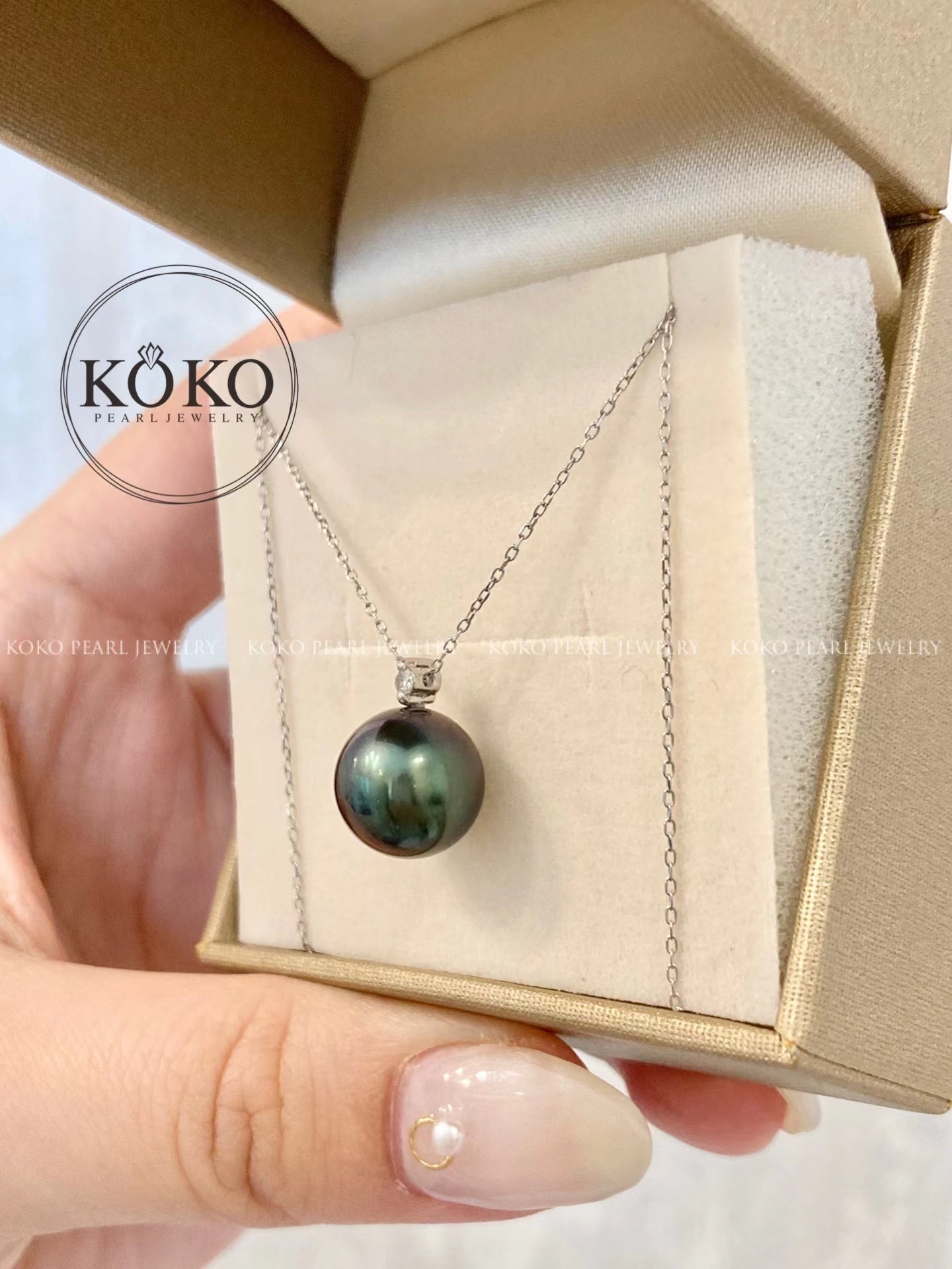 10mm 大溪地珍珠钻石吊坠项链 – 18K金