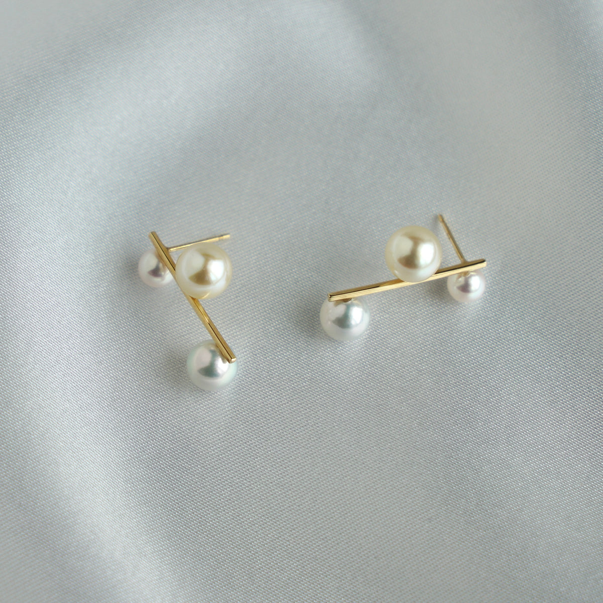 Three Color 4.5-7.0mm Akoya Pearl Bar Stud Earrings 18K Yellow Gold
