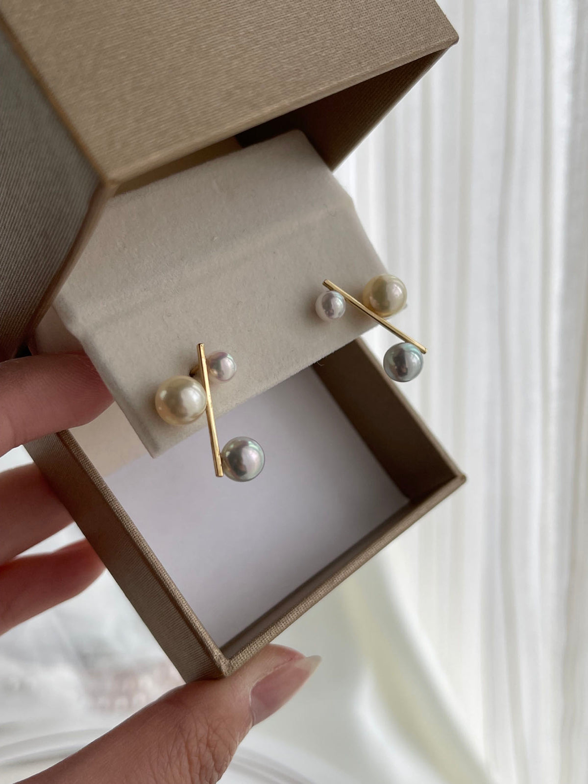 Three Color 4.5-7.0mm Akoya Pearl Bar Stud Earrings 18K Yellow Gold