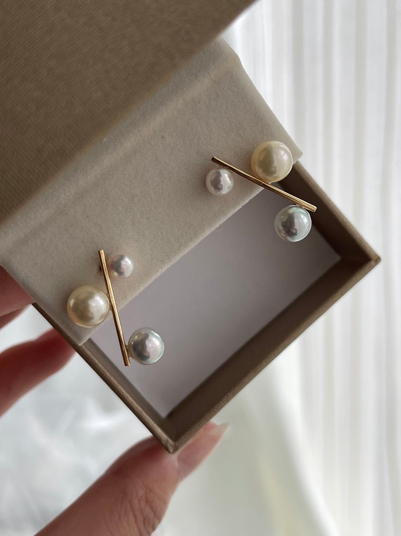Three Color 4.5-7.0mm Akoya Pearl Bar Stud Earrings 18K Yellow Gold