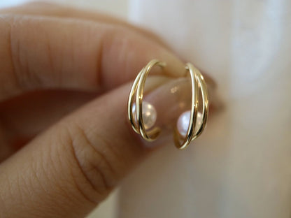 5.5mm Akoya Pearl Crescent Moon Hoop Earrings 18K Yellow Gold - KOKOPEARLJEWELRY - 2
