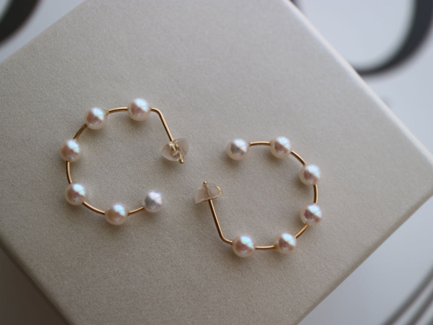 3.5–4mm Akoya Pearl Station Hoop Earrings in 18K Yellow Gold - KOKOPEARLJEWELRY - 5