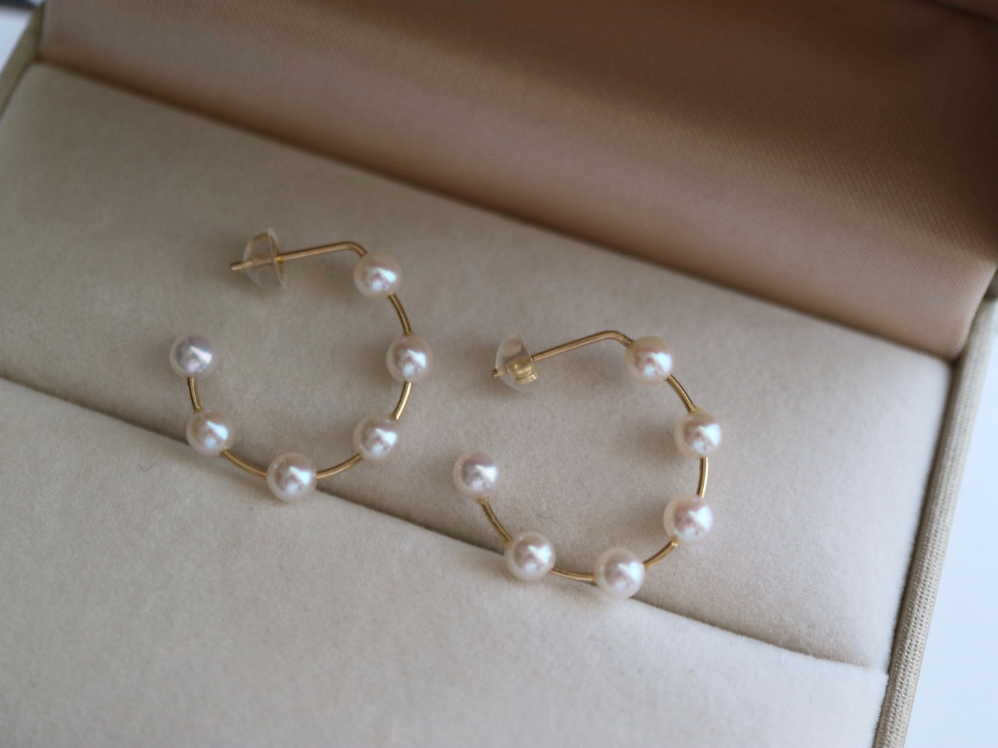 3.5–4mm Akoya Pearl Station Hoop Earrings in 18K Yellow Gold - KOKOPEARLJEWELRY - 6