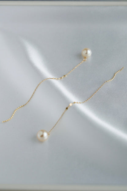 ナチュラルクリームゴールド 7.5mm アコヤ真珠チェーンイヤリング 18K ゴールド