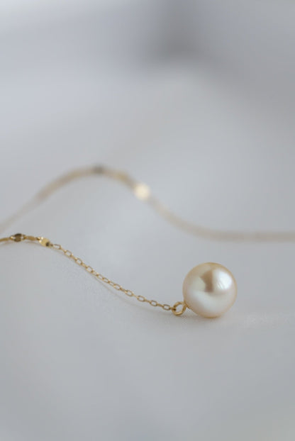 ナチュラルクリームゴールド 7.5mm アコヤ真珠チェーンイヤリング 18K ゴールド