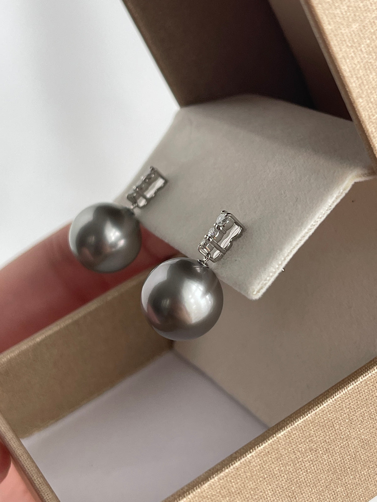 12mm Platinum Gray Tahitian Pearl Dimond Dangle Earrings Pt900