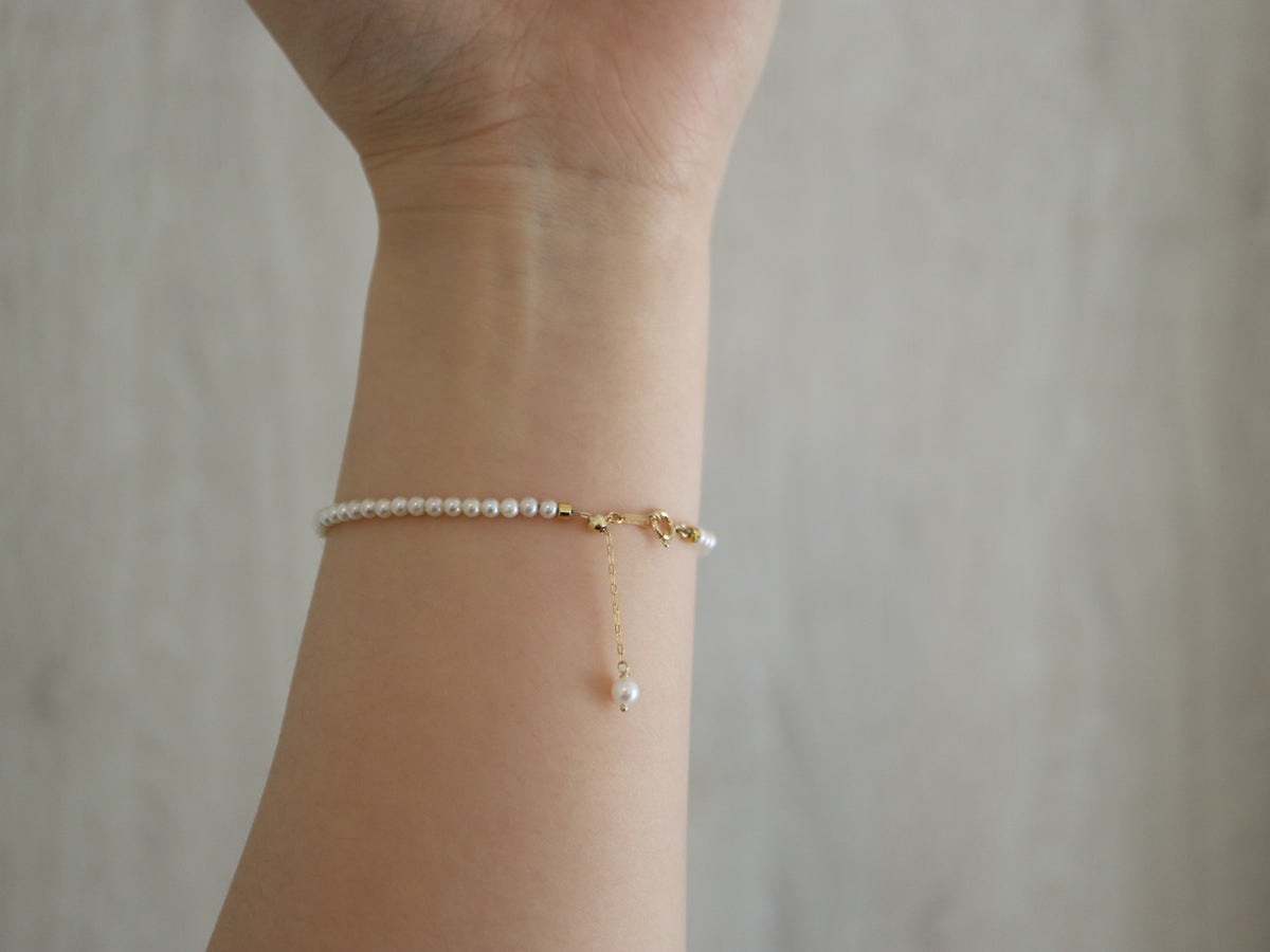 Rare 2.5mm Akoya Pearl Beaded Bracelet in 18K Yellow Gold