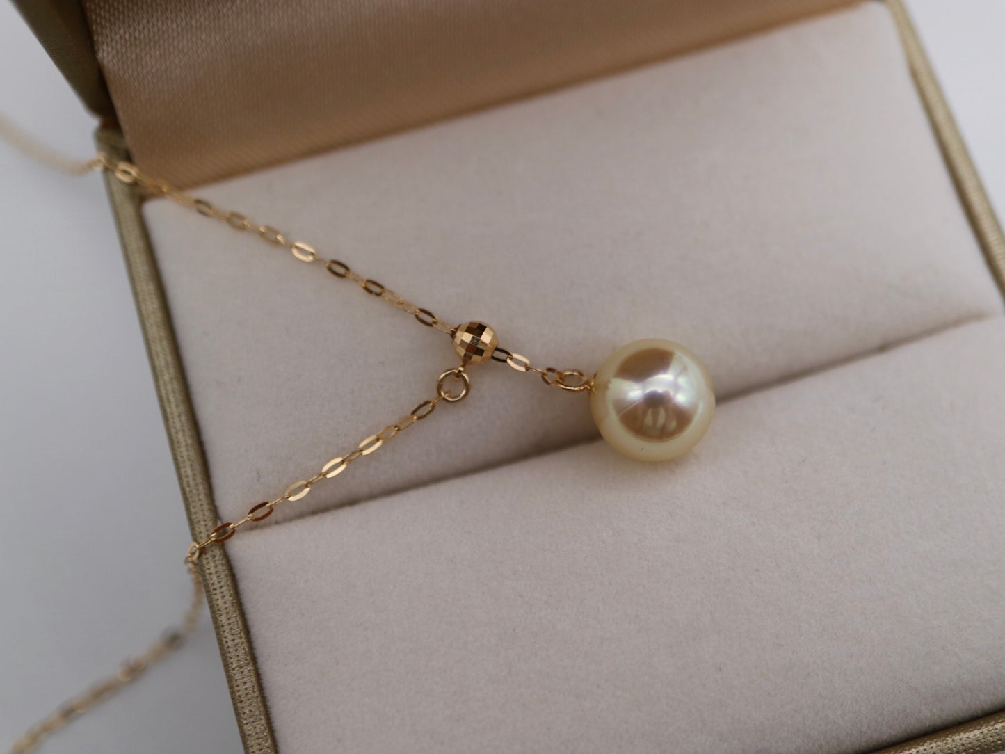 8.0mm Natural Cream Golden Akoya Pearl Adjustable Y Necklace 18K Yellow Gold